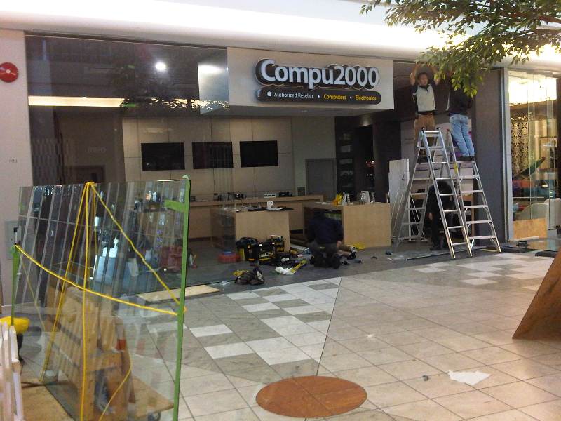 Shopping Mall Front brand new glass wall and glass door installed.