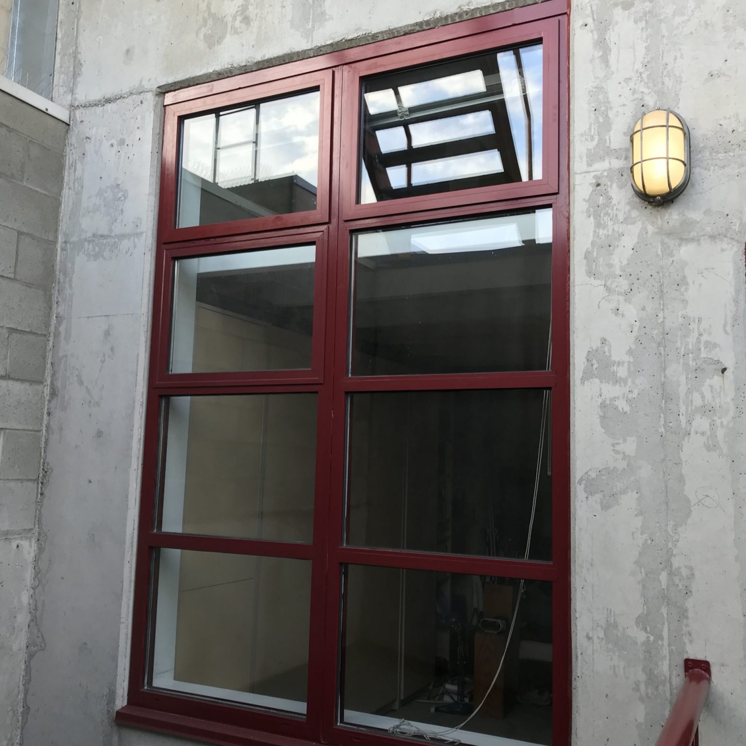 Aluminum window that has a opening and pushout vent window